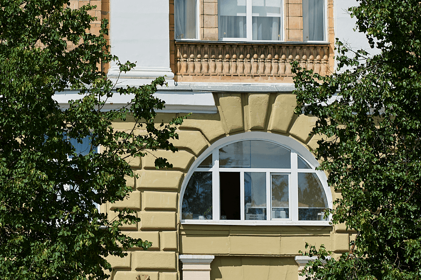 Арочные пластиковые окна