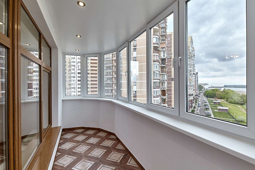 Остекление с распашным открыванием створок, г. Москва