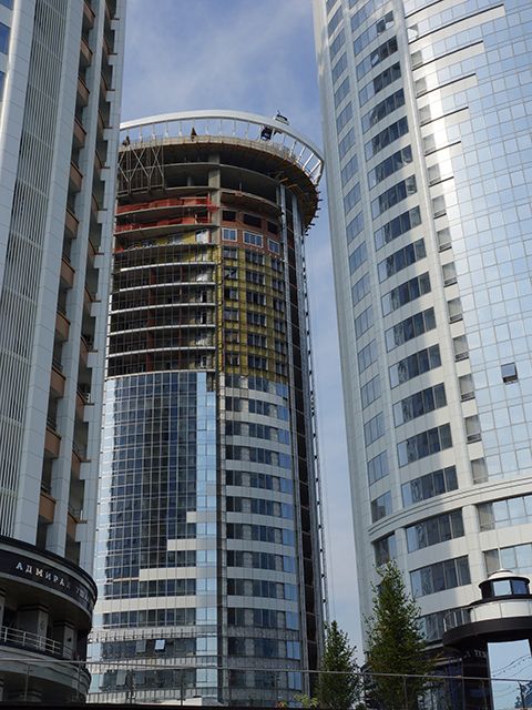 Завод "АСК СЕРВИС" остеклил один из домов ЖК "Флотилия"