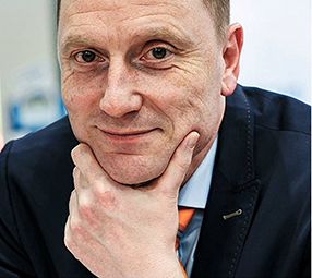 VEKA поздравляет генерального директора компании Йозефа Лео Бекхоффа с днем рождения