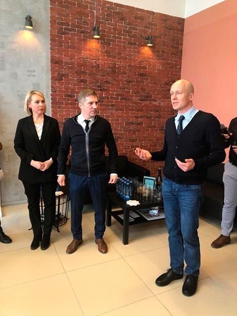 Нашей главной целью является развитие дилерских продаж - отметил генеральный директор "Окон от природы" Сергей Андреев "Окна от природы" помогают развивать бизнес своим партнёрам в Карелии