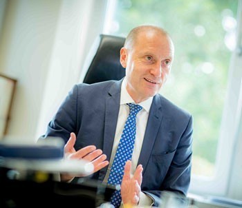 Директор по сбыту и маркетингу Йозеф Л. Бекхофф