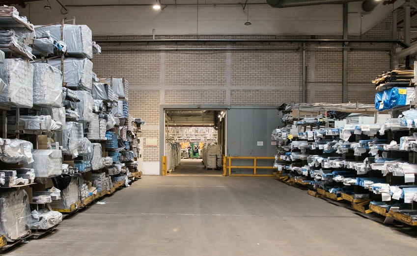 Остекление террасы и выбор окон VEKA для каркасного дома