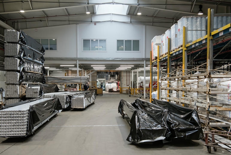 Противовзломная фурнитура - ключевой элемент безопасных окон VEKA