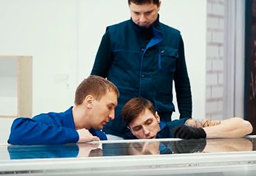 Как не стать жертвой оконных мошенников
