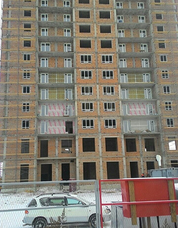 Компания "АРТТЕК" приступила к остеклению в ЖК "Отражение"